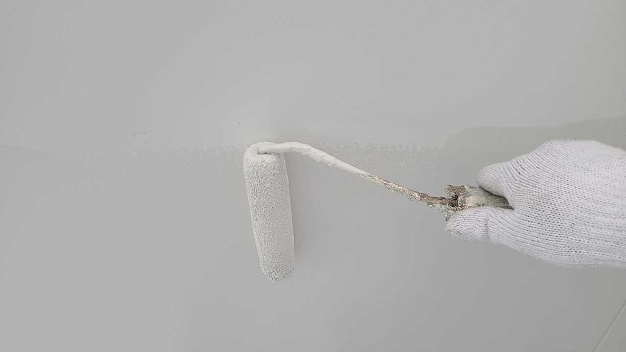 【軒天塗装】下塗り