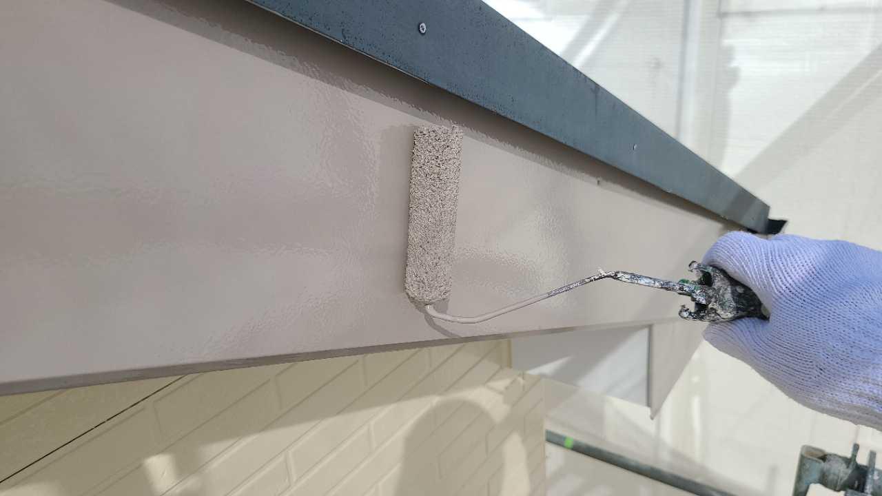 【破風・鼻隠し塗装】上塗り