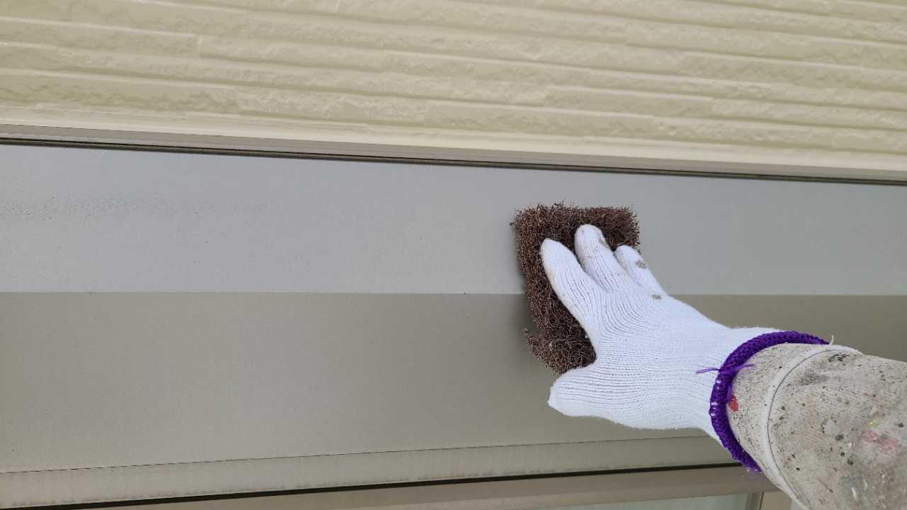 【シャッターボックス塗装】ケレン作業