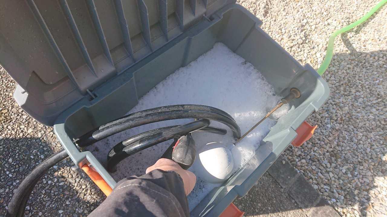 【バイオ洗剤準備】洗浄液攪拌