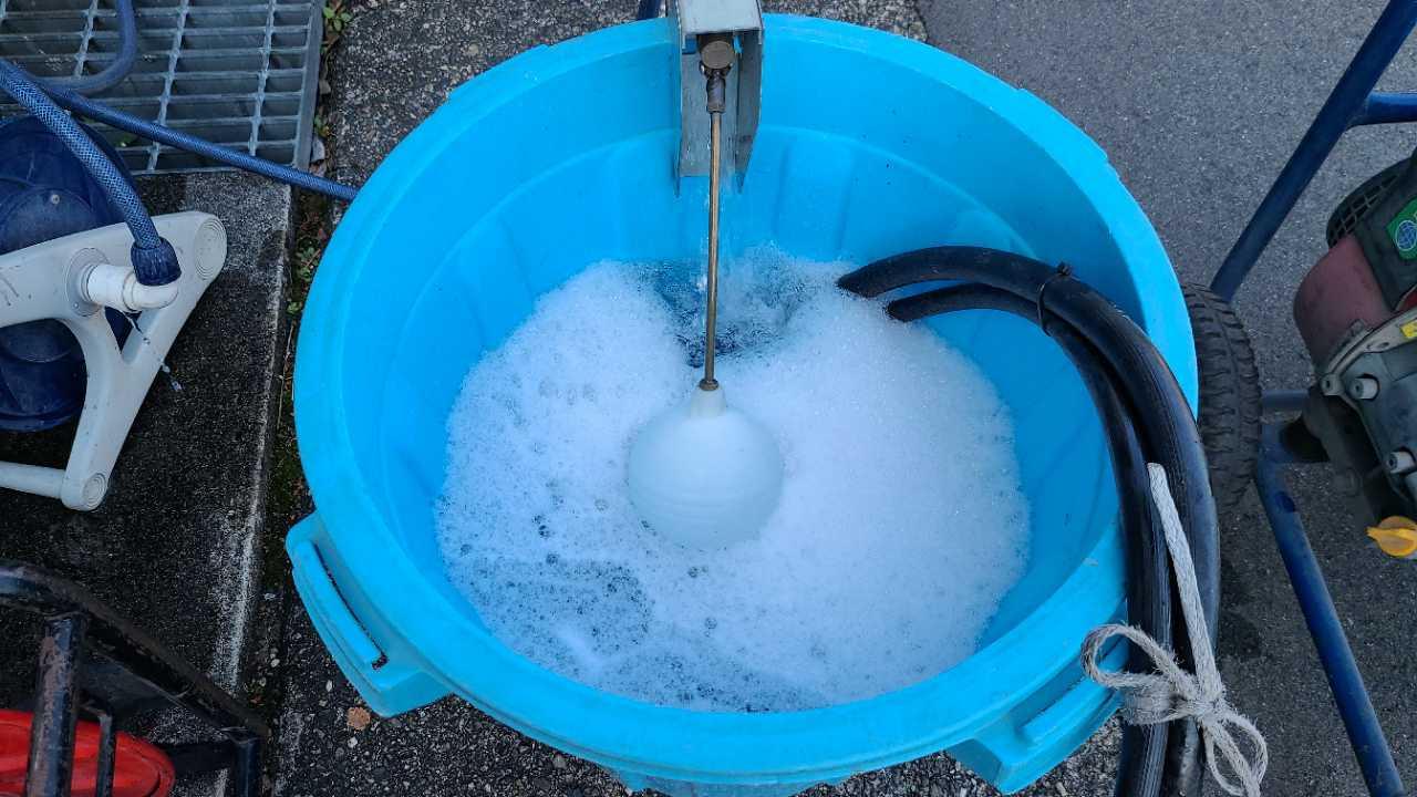 【バイオ洗剤準備】洗浄液攪拌