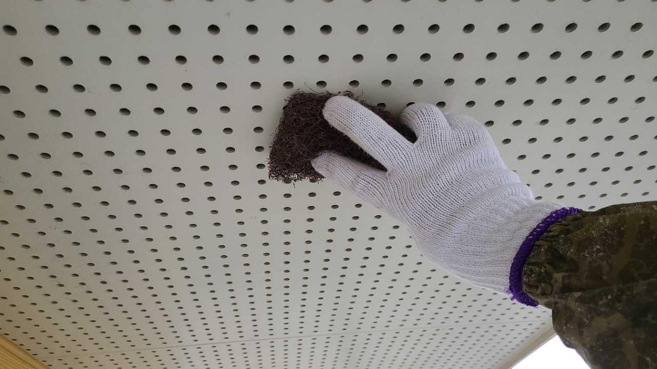 【軒天塗装】ケレン作業