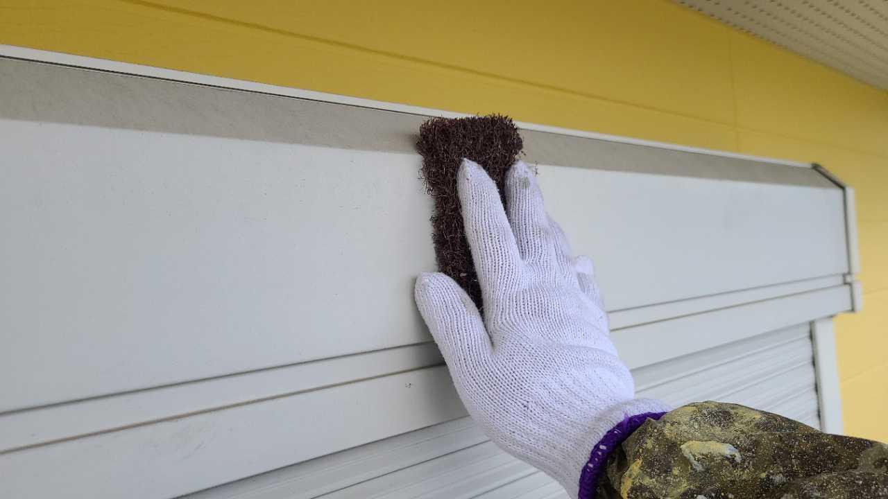 【シャッターボックス塗装】ケレン作業