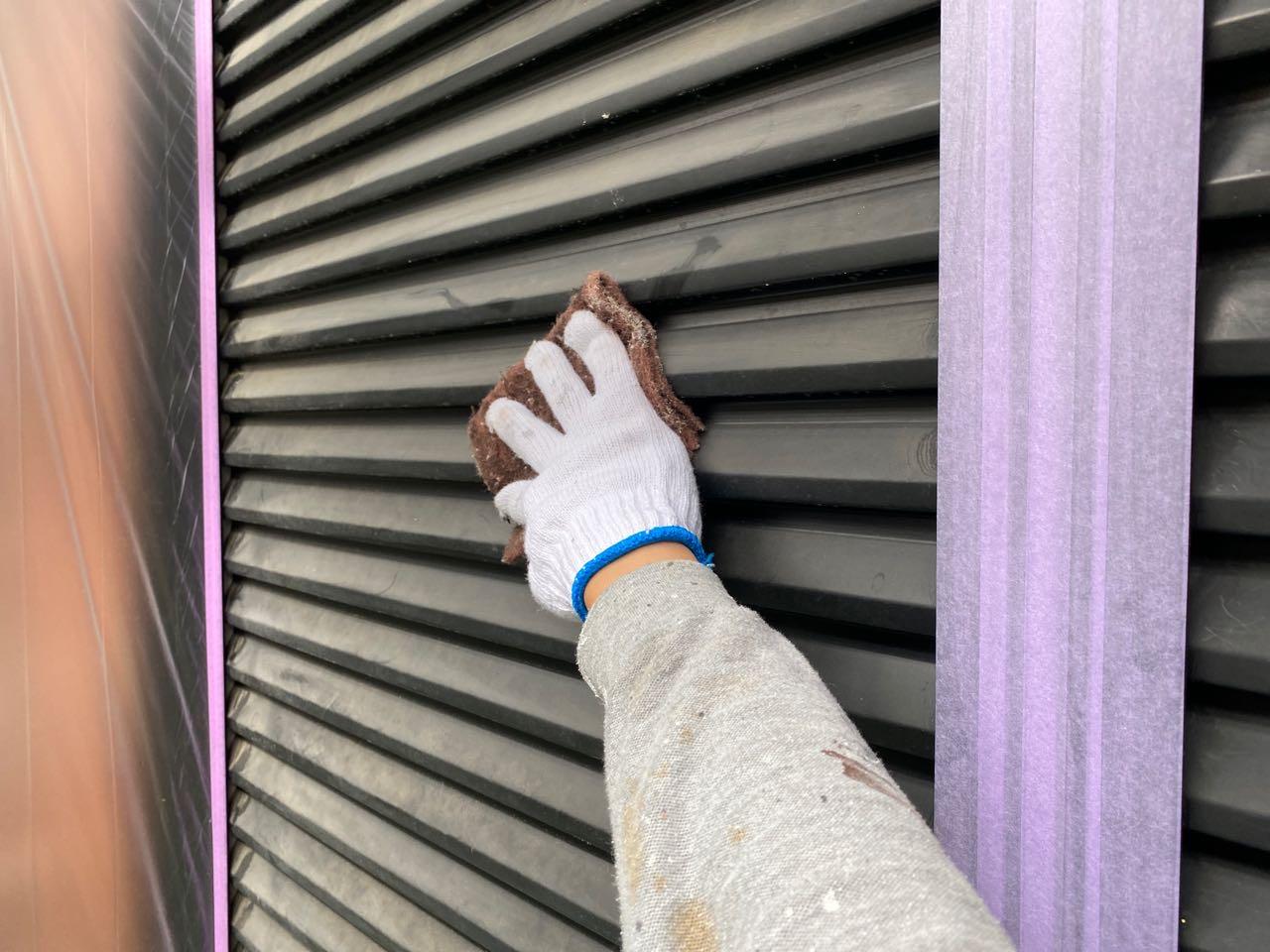 【雨戸塗装】ケレン作業