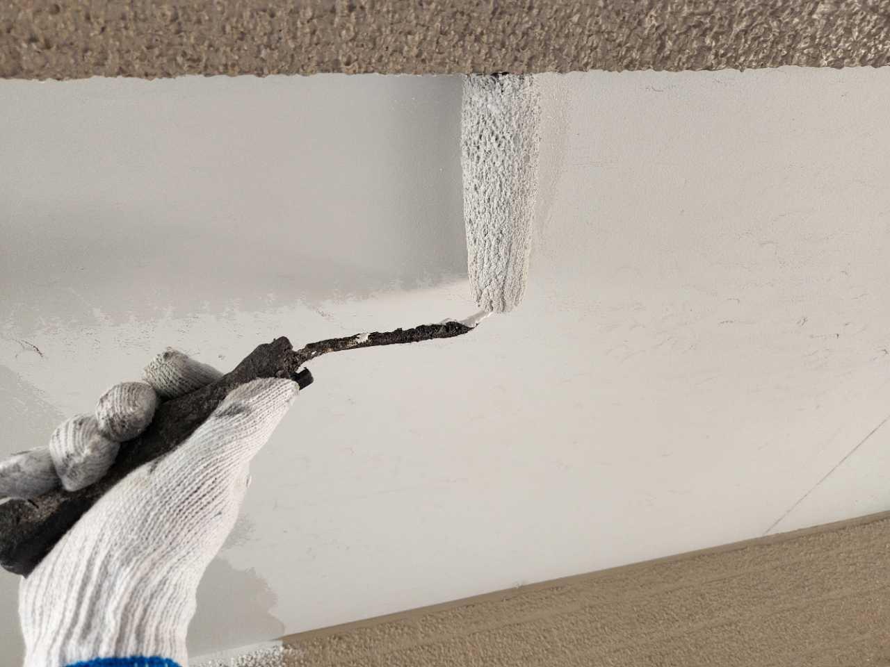 【軒天塗装】下塗り