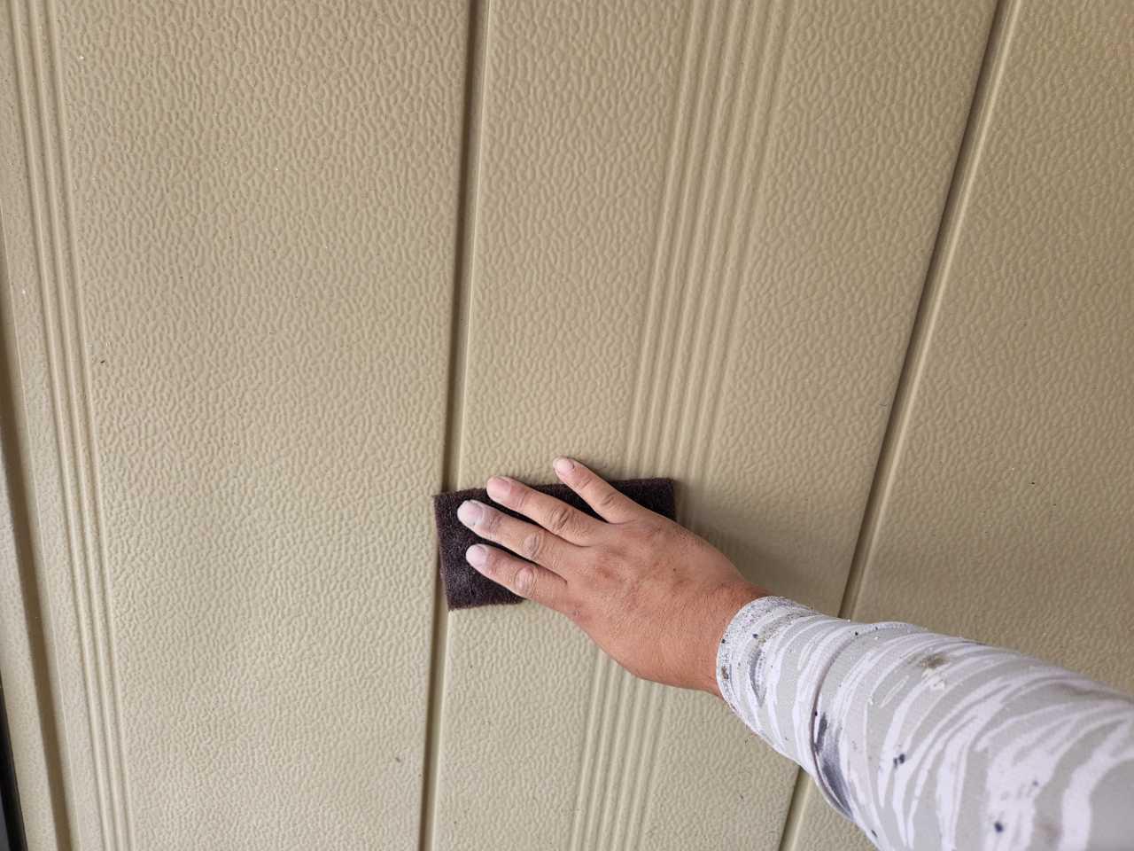 【雨戸塗装】ケレン作業