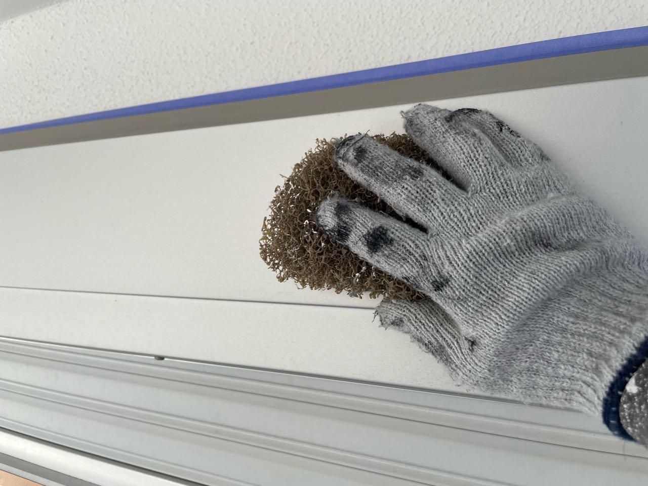 【シャッターボックス塗装】ケレン作業