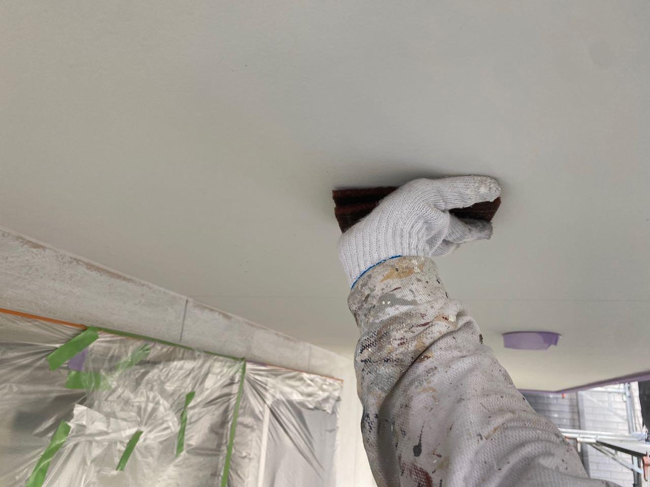 【軒天塗装】ケレン作業