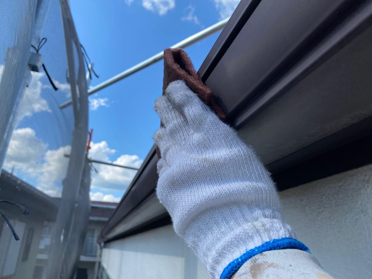 【雨樋塗装】ケレン作業