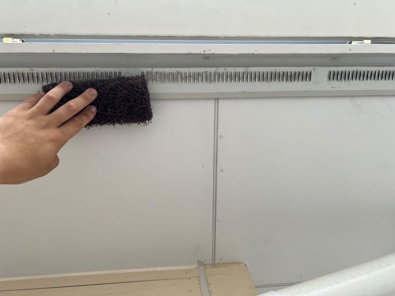 【軒天塗装】ケレン作業