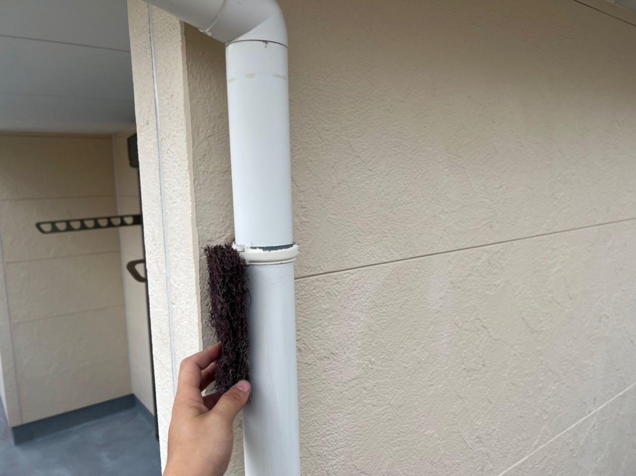 【雨樋塗装】ケレン作業