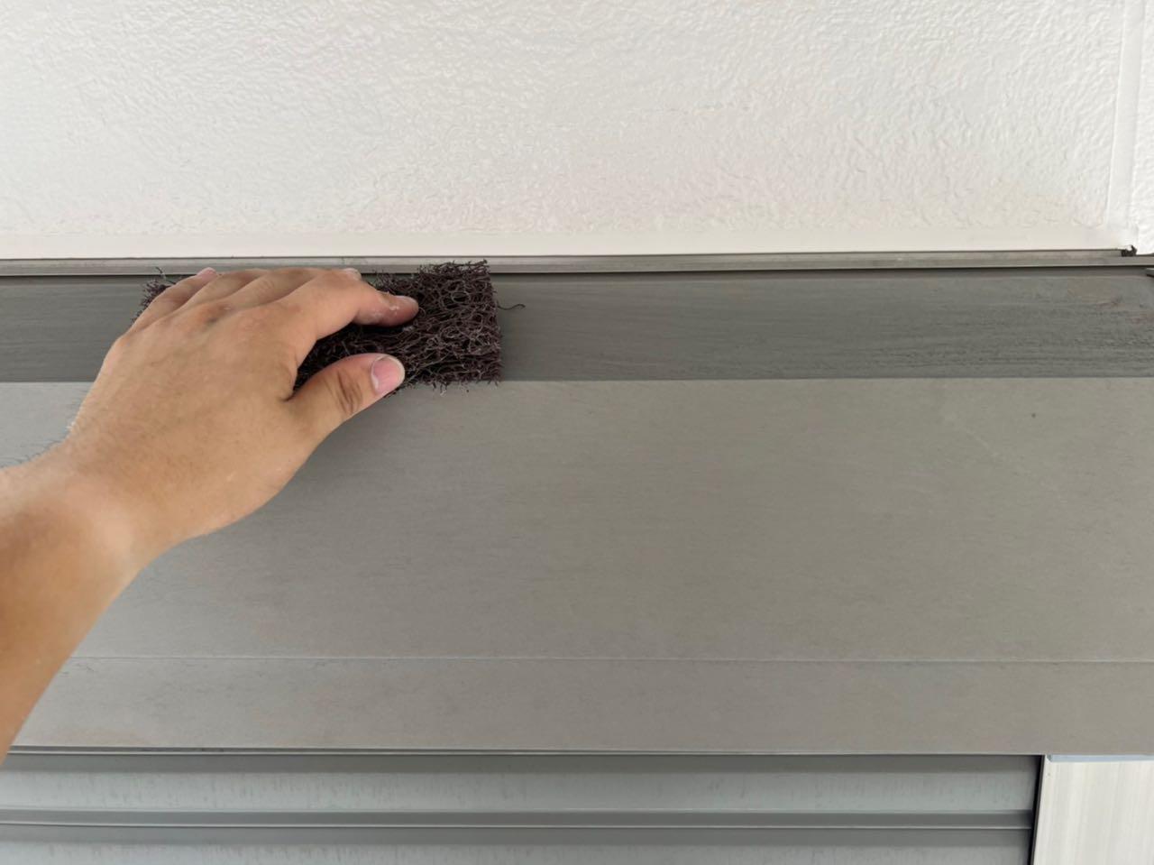 【シャッターボックス塗装】ケレン作業