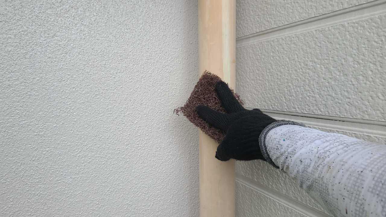 【雨樋塗装】ケレン作業