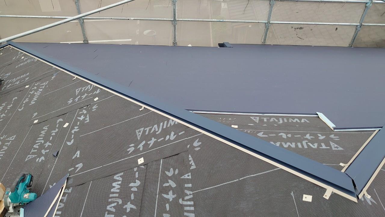【屋根板金工事】屋根本体施工1