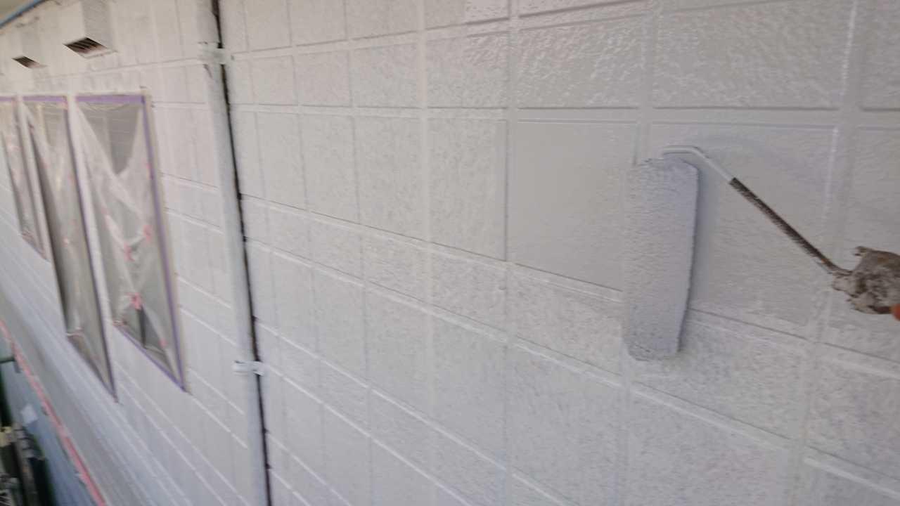 【外壁塗装2】中塗り