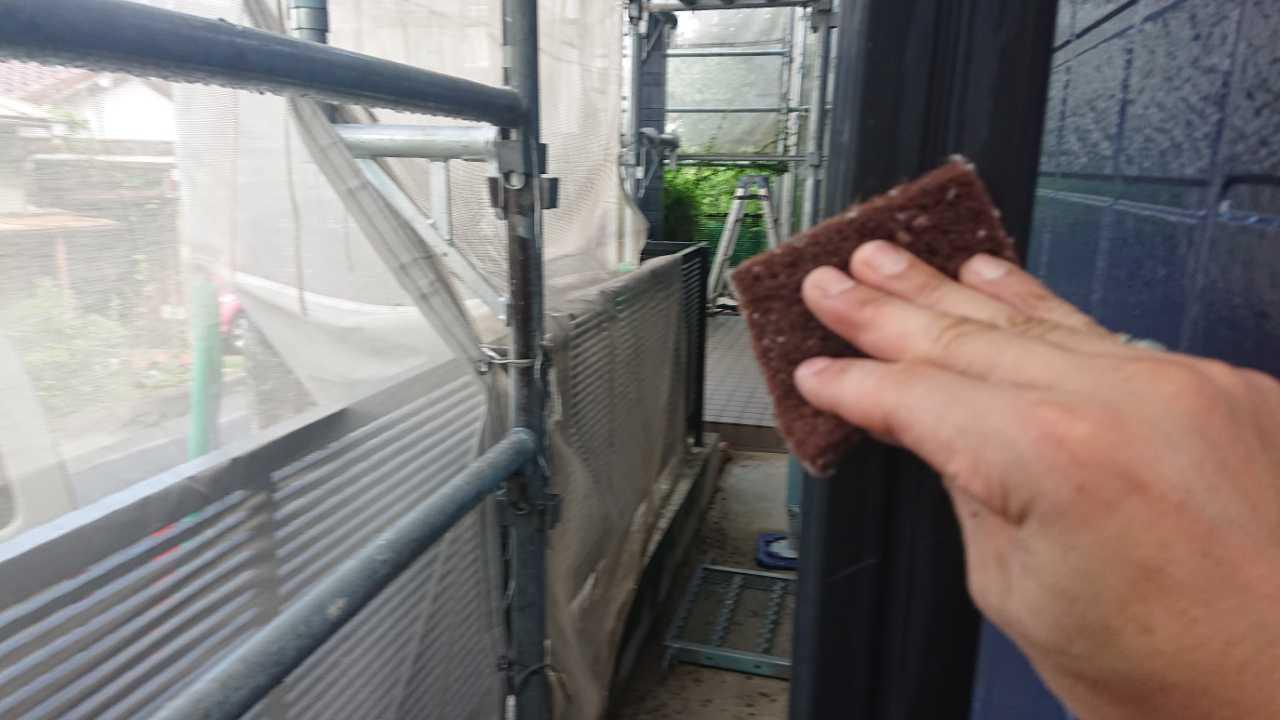 【雨樋塗装】ケレン作業