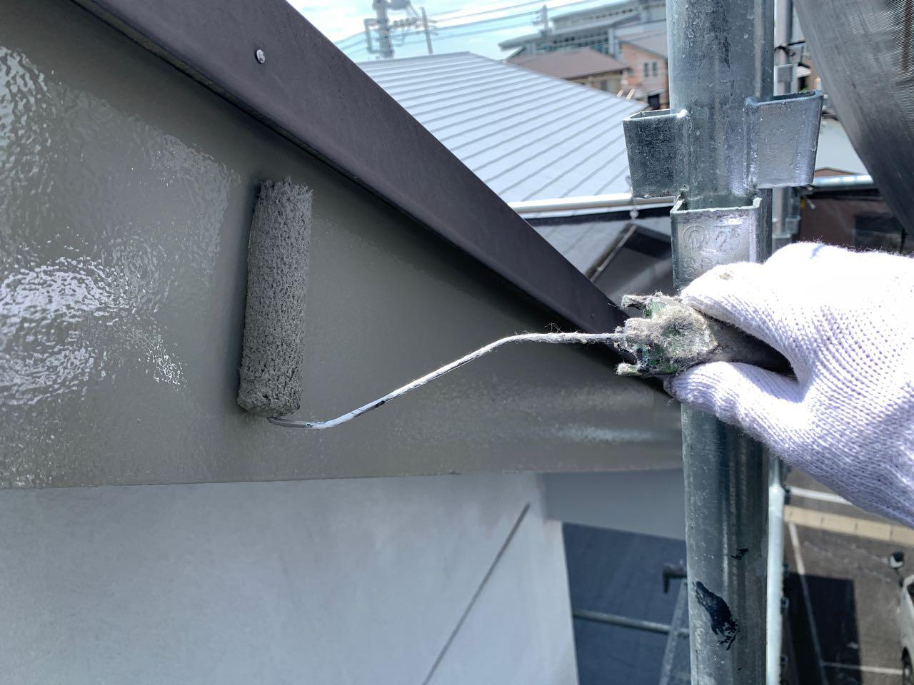 【破風・鼻隠し塗装】上塗り