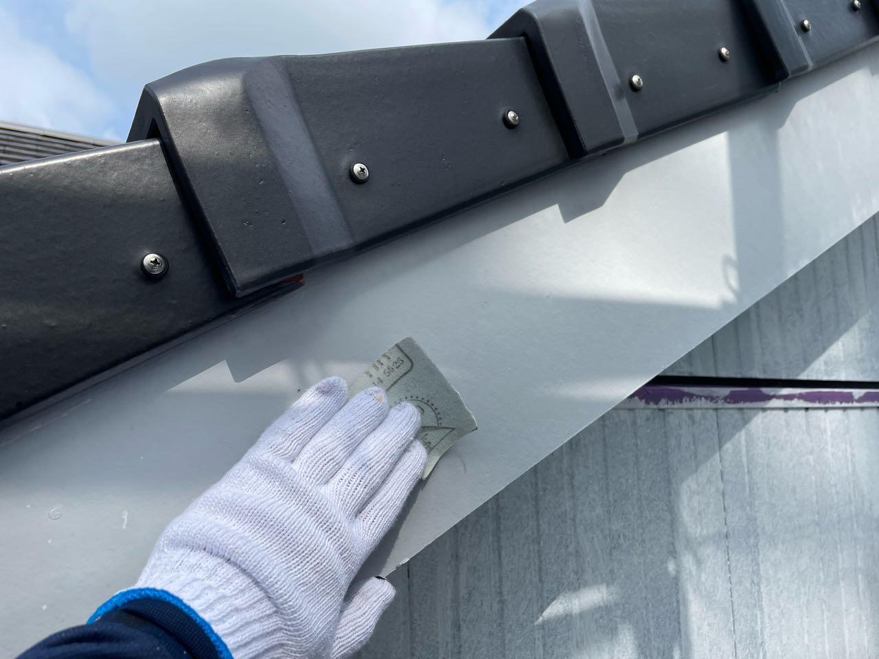 【破風・鼻隠し塗装】ケレン作業