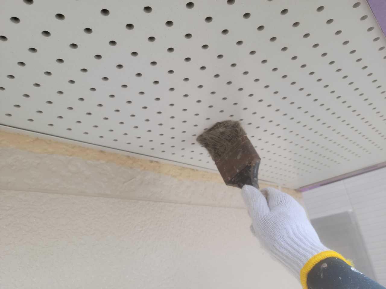 【軒天塗装】ケレン作業