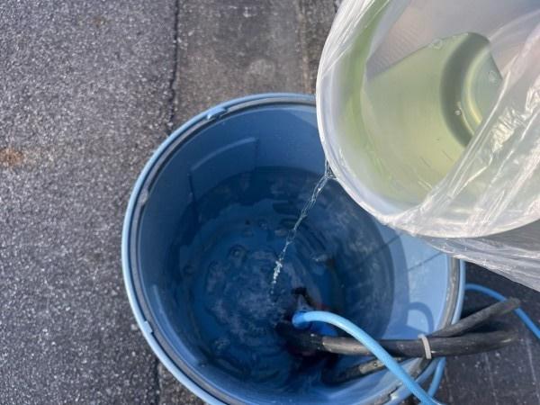 【バイオ洗剤準備】原液混入