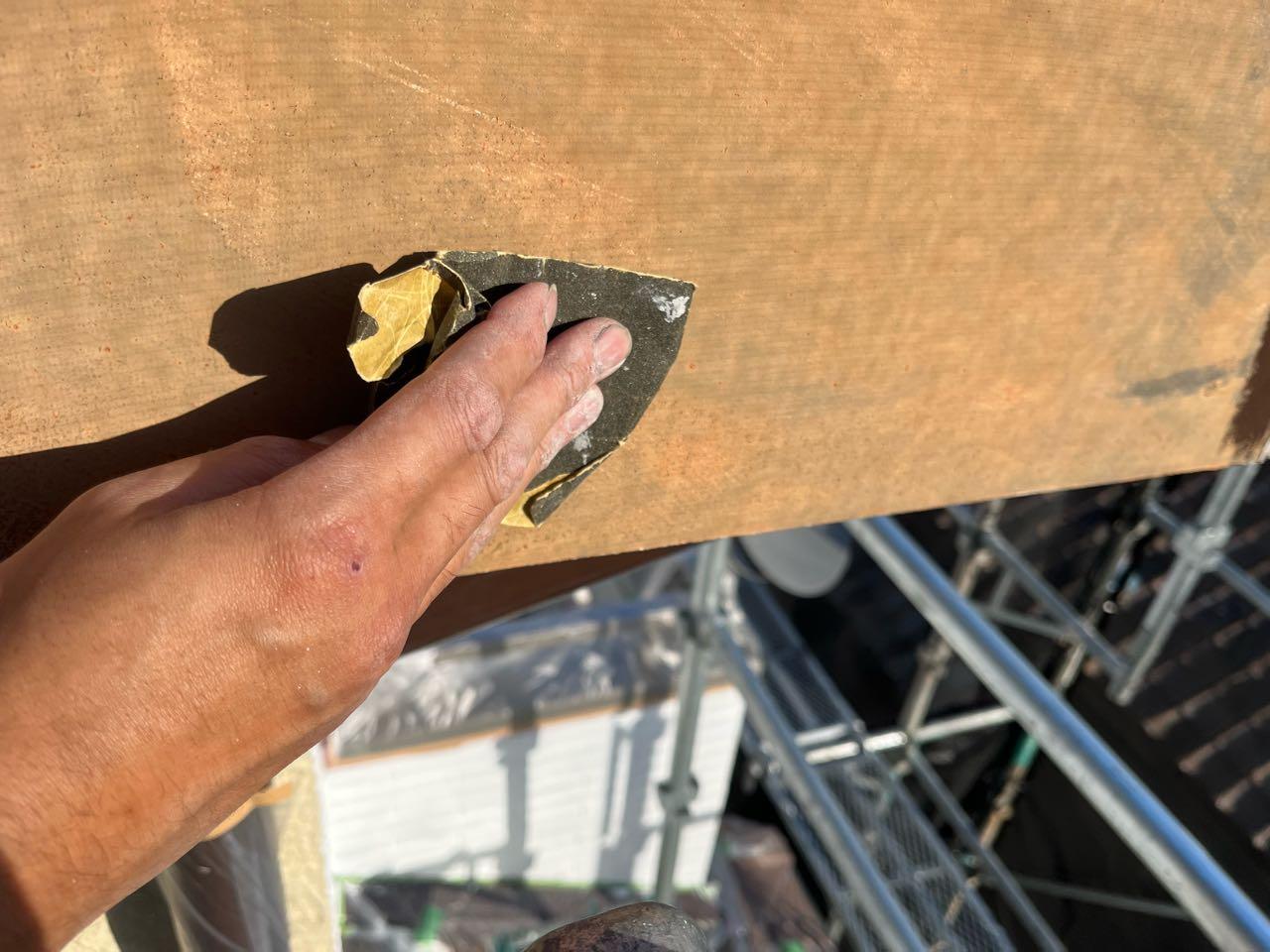 【破風・鼻隠し塗装】ケレン作業