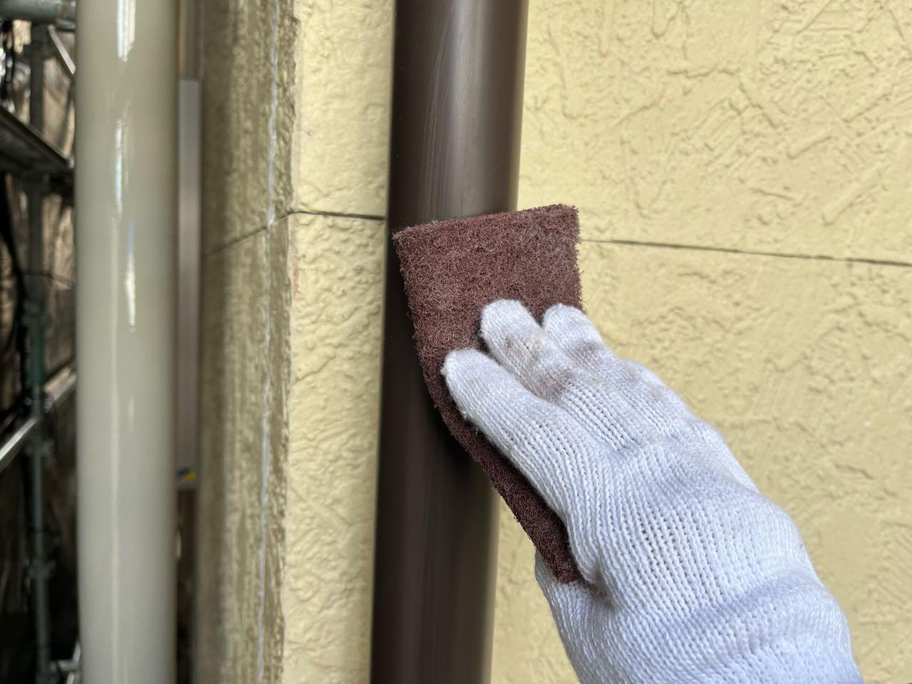 【雨樋塗装】ケレン作業