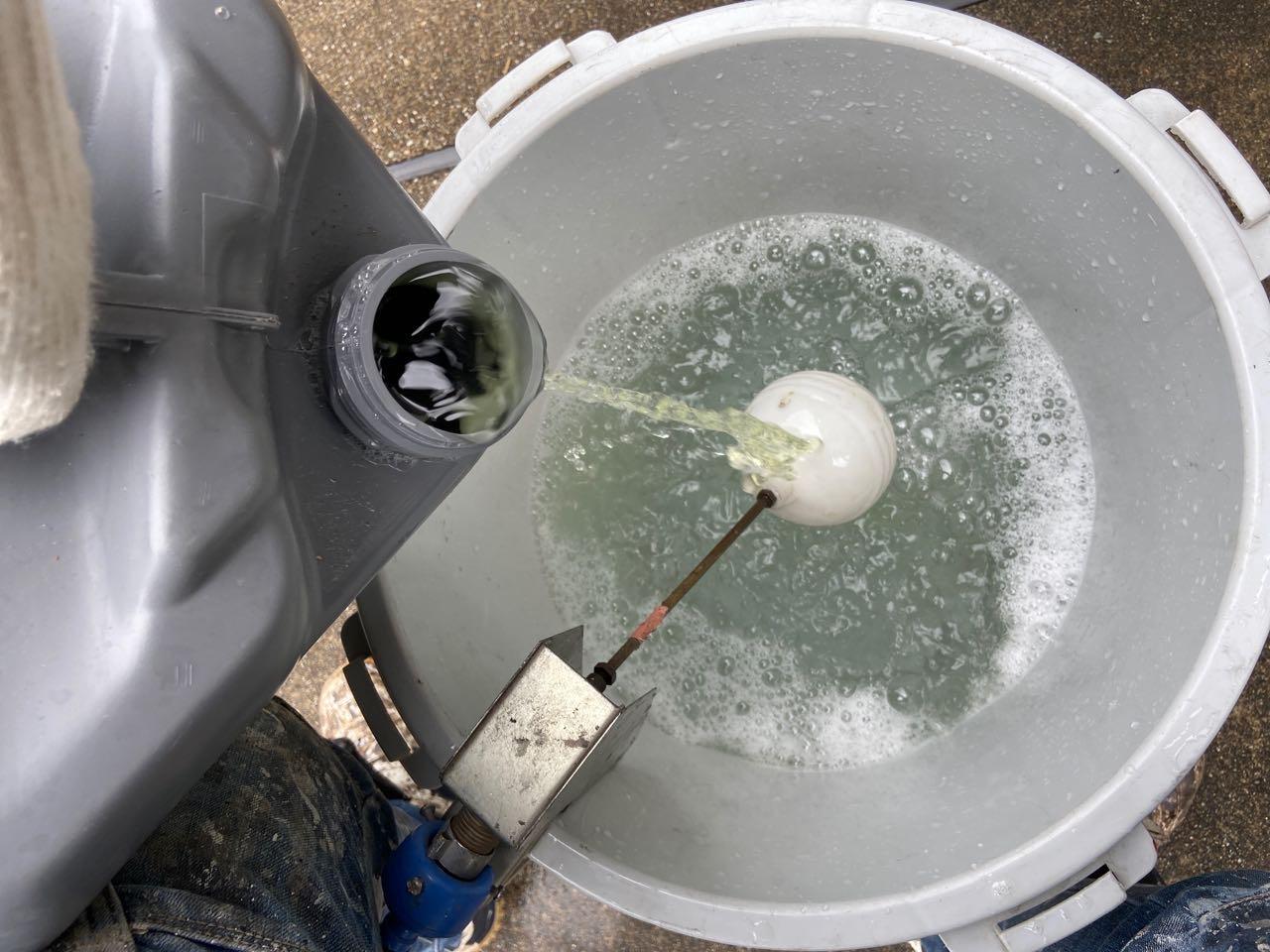 【バイオ洗剤準備】原液混入