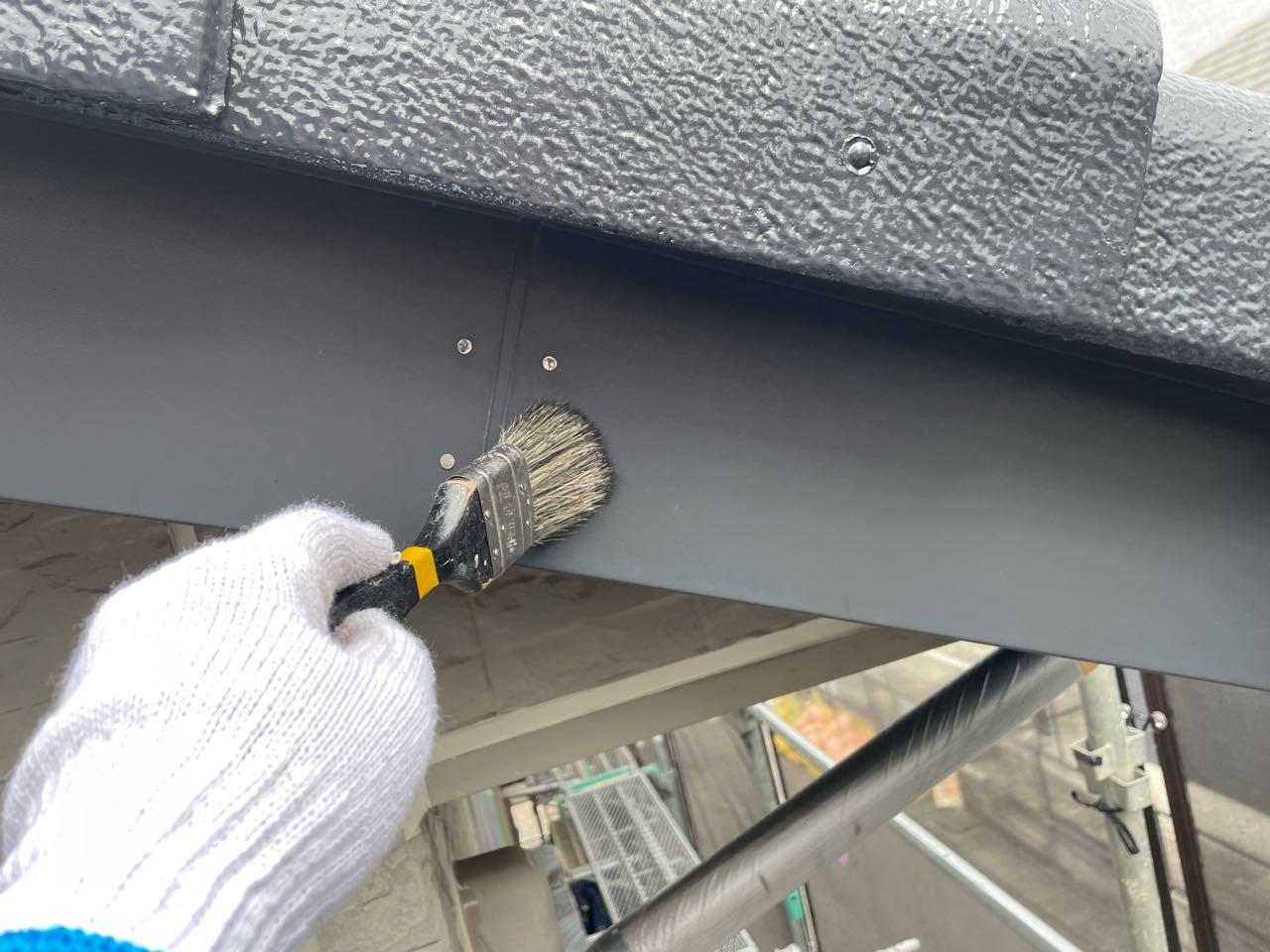 【破風・鼻隠し塗装】ケレン作業