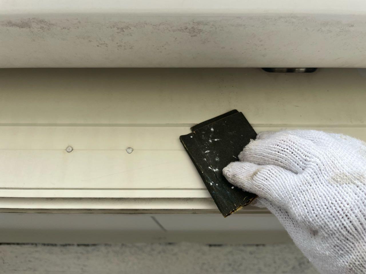 【破風・鼻隠し塗装】ケレン作業