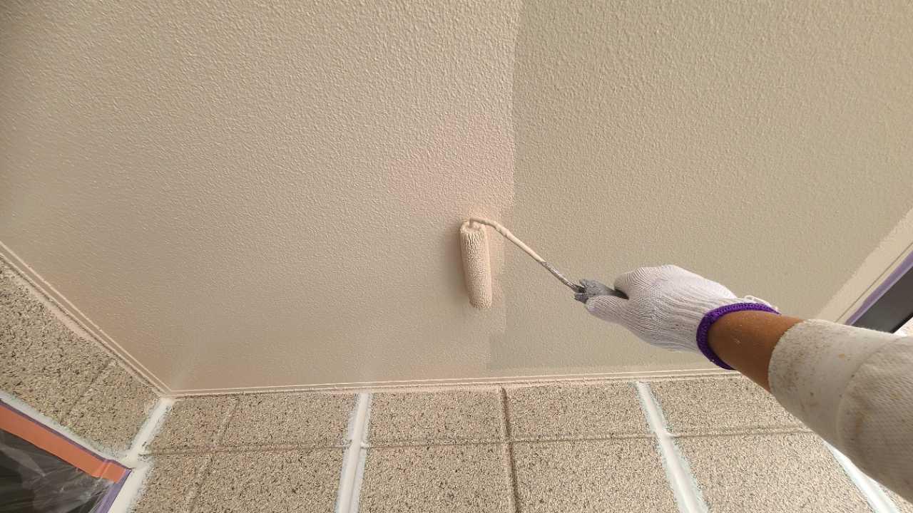 【軒天塗装】下塗り