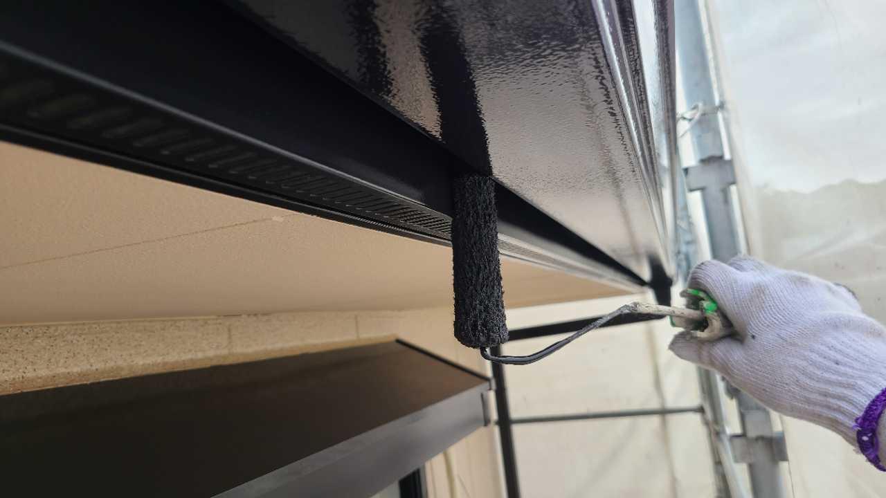 【破風・鼻隠し塗装】上塗り