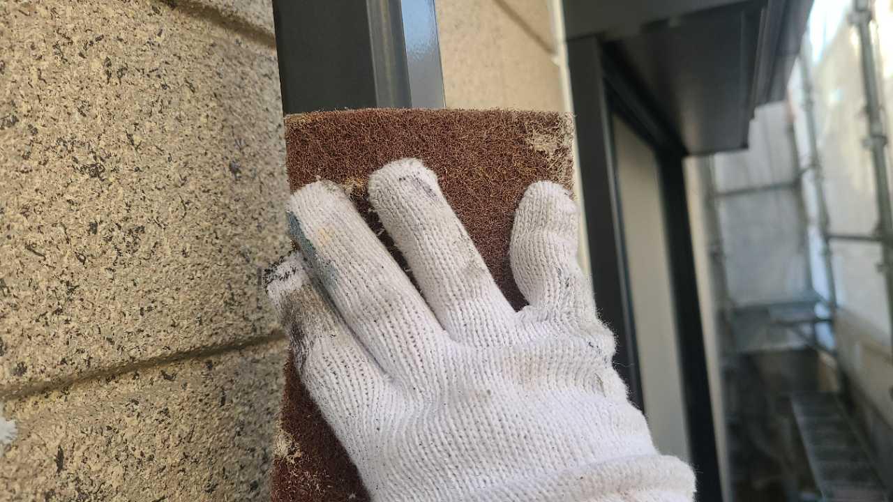 【雨樋塗装】ケレン作業