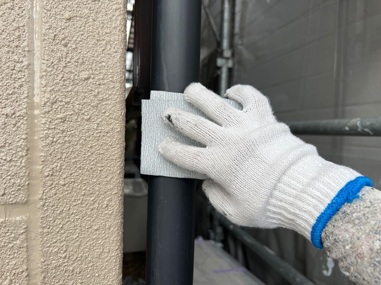 【雨樋塗装】ケレン作業