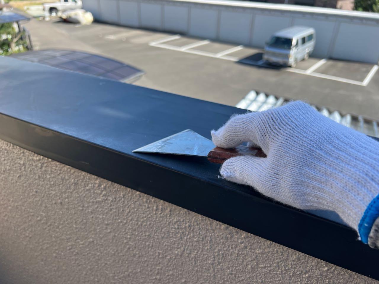 【笠木塗装】ケレン作業