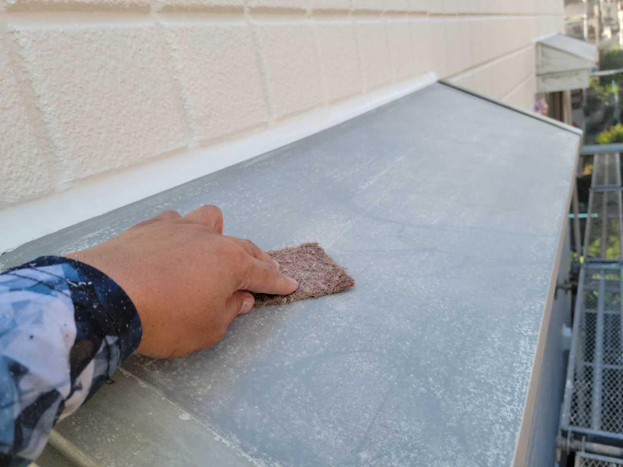 【シャッターボックス塗装】ケレン作業