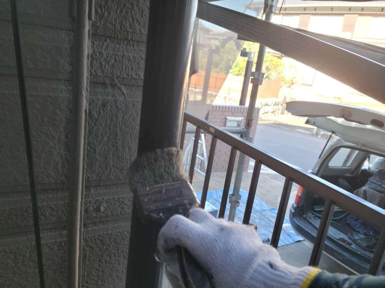 【雨樋塗装】ケレン作業