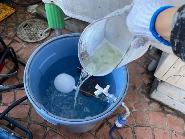 【バイオ洗剤準備】原液混入