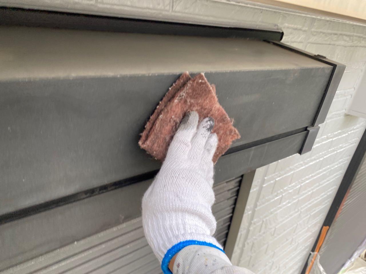 【シャッターボックス塗装】ケレン作業