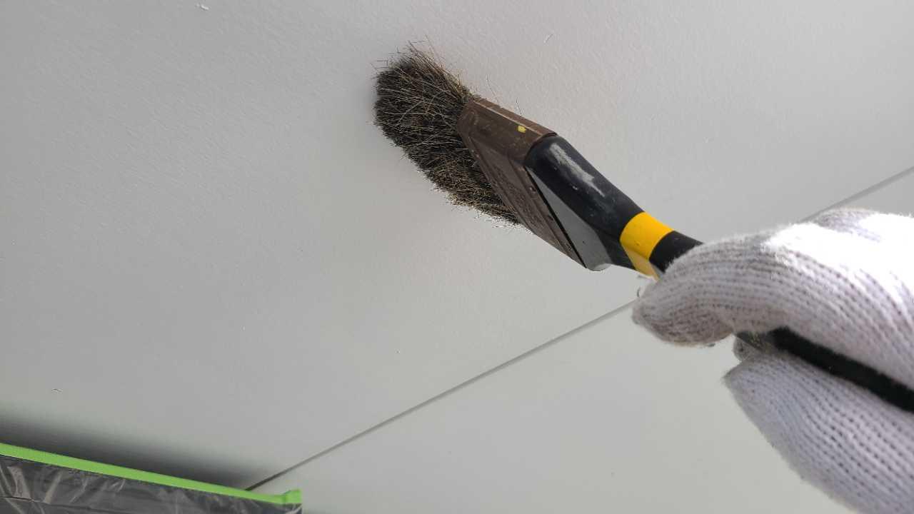 【軒天塗装】ケレン作業