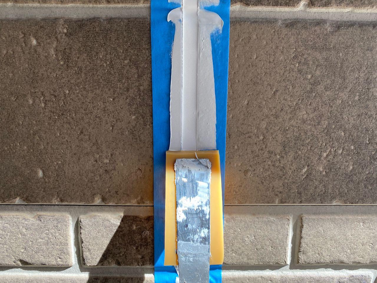 【シーリング工事】ヘラ押さえ