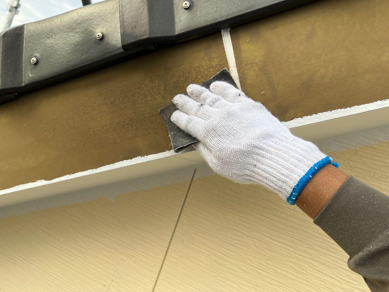 【破風・鼻隠し塗装】ケレン作業