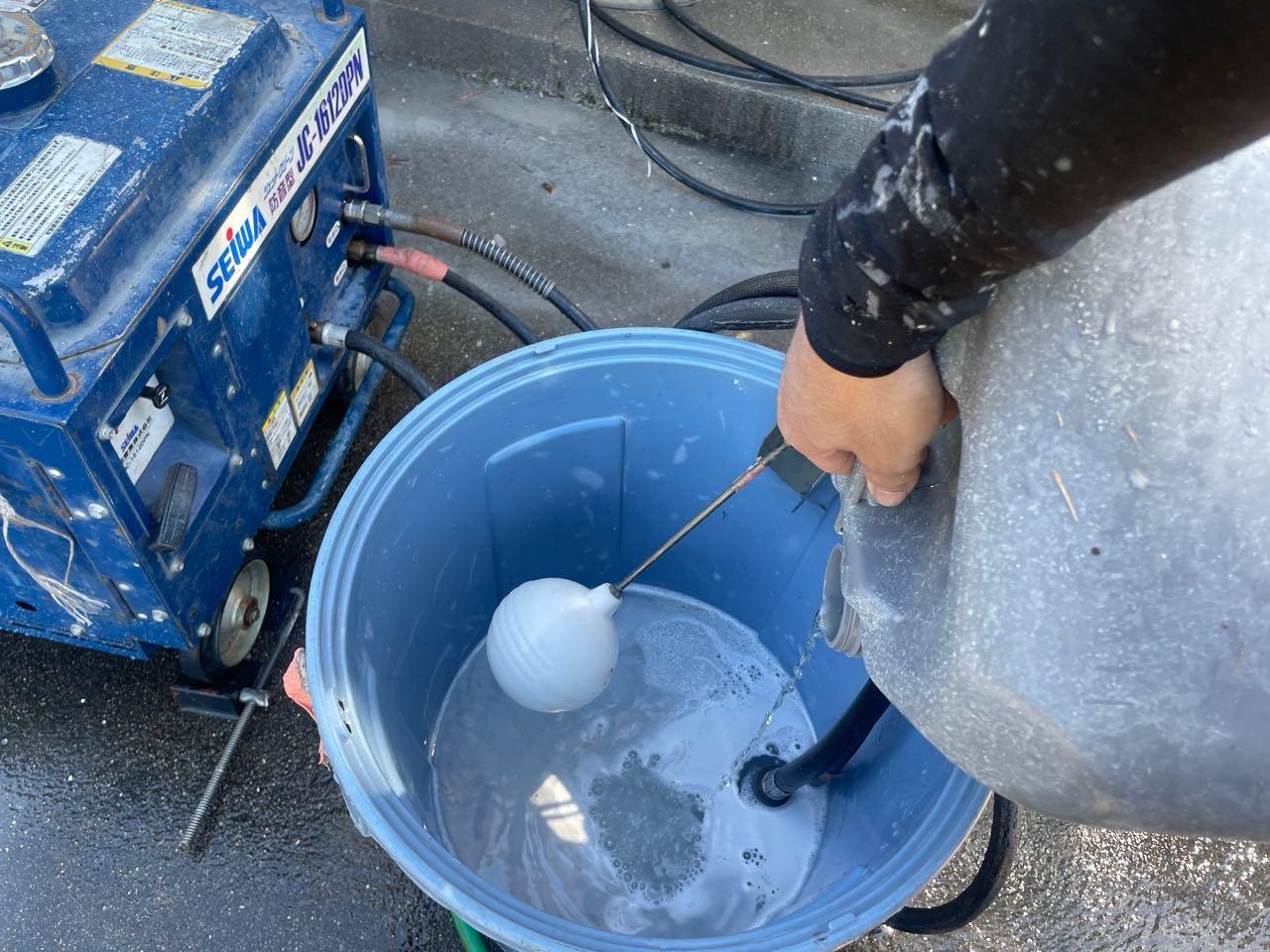 【バイオ洗剤準備】原液混入