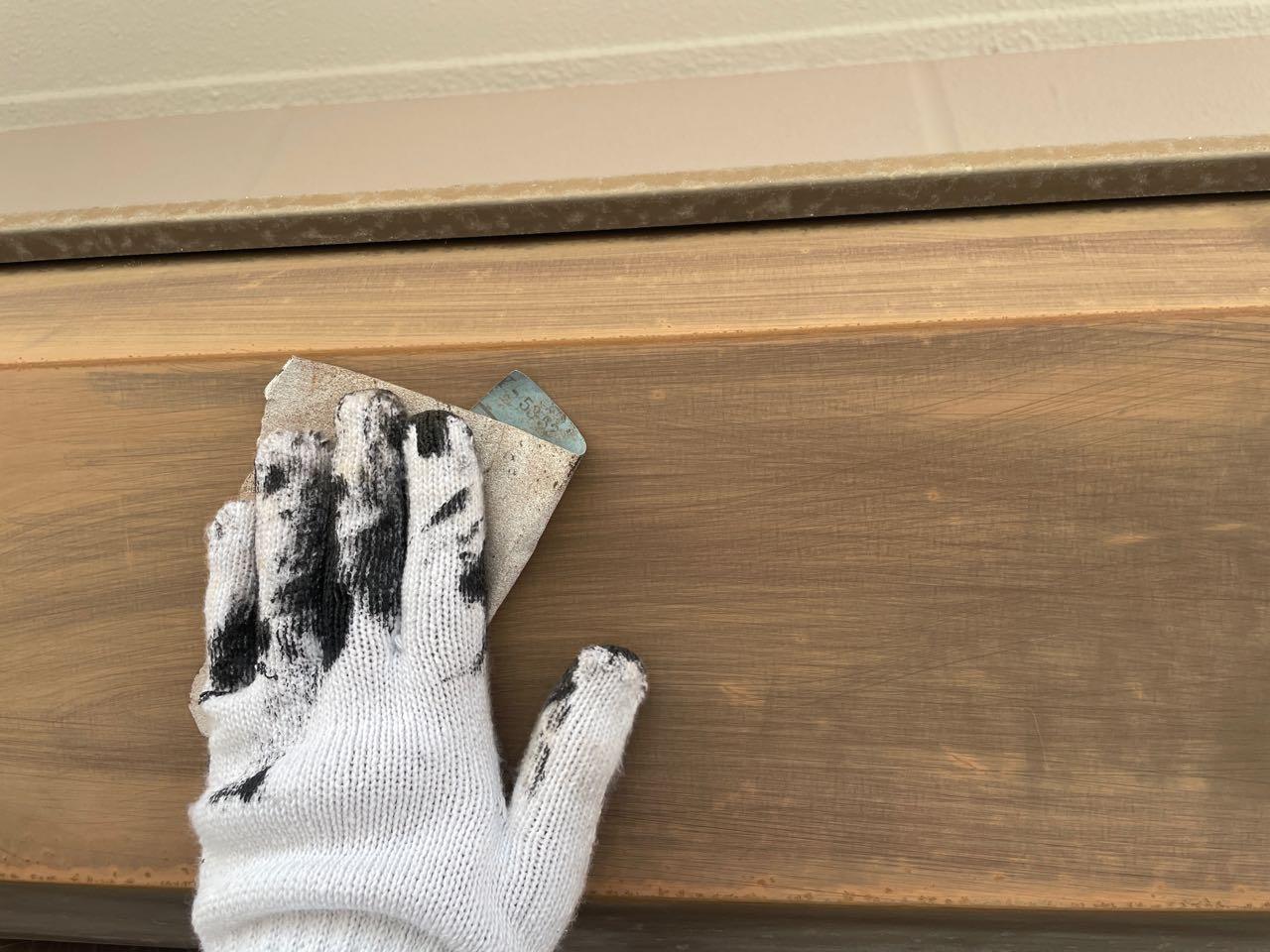 【シャッターボックス塗装】ケレン作業