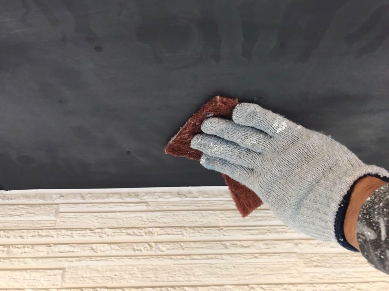 【軒天塗装】ケレン作業