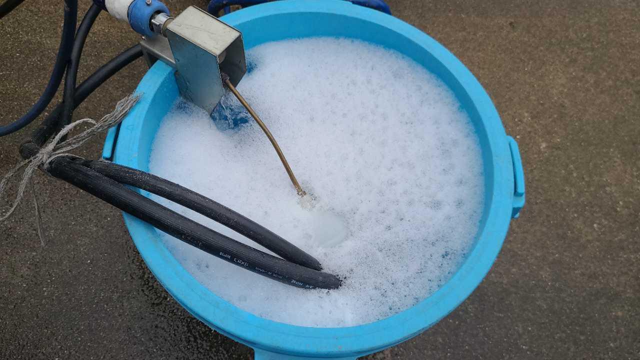 【バイオ洗剤準備】洗浄液攪拌