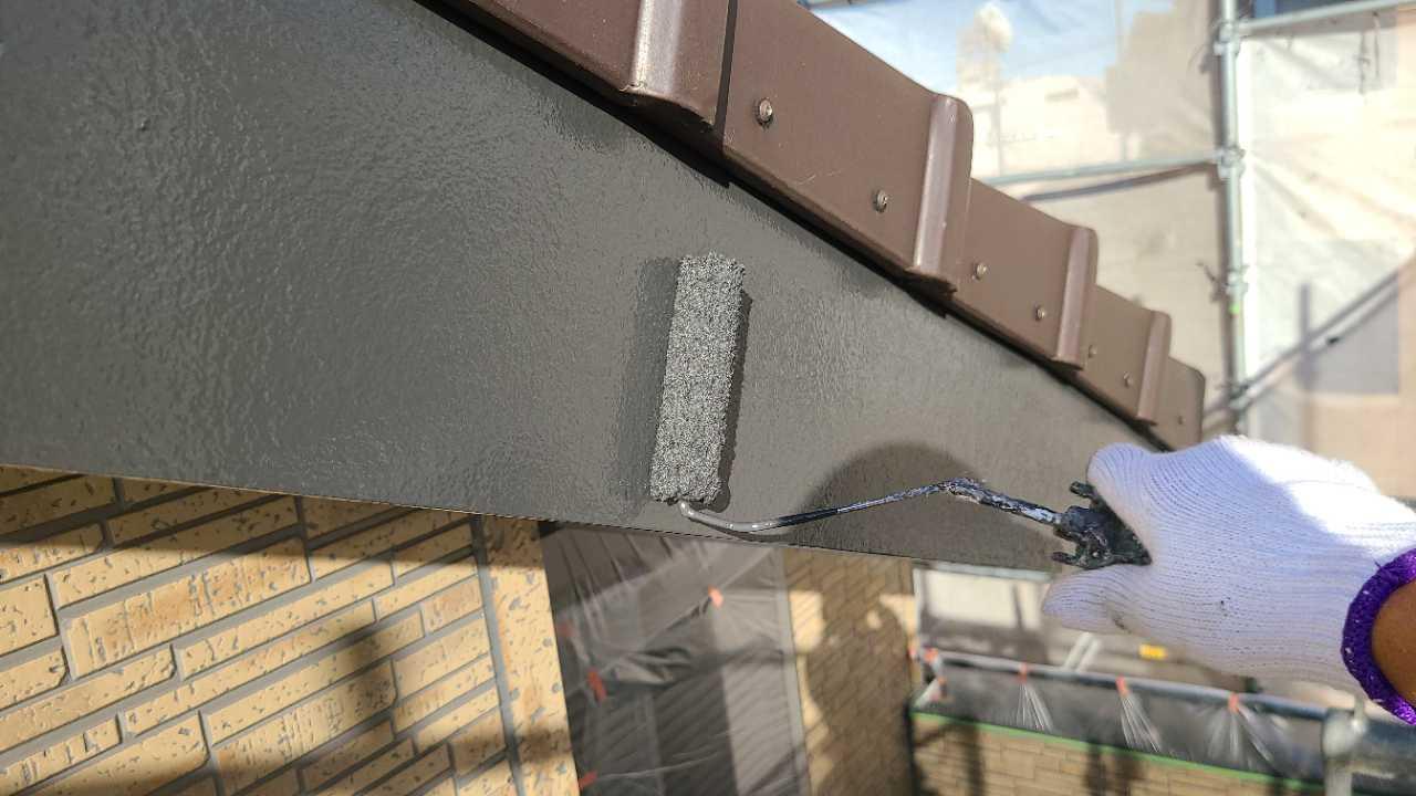 【破風・鼻隠し塗装】上塗り