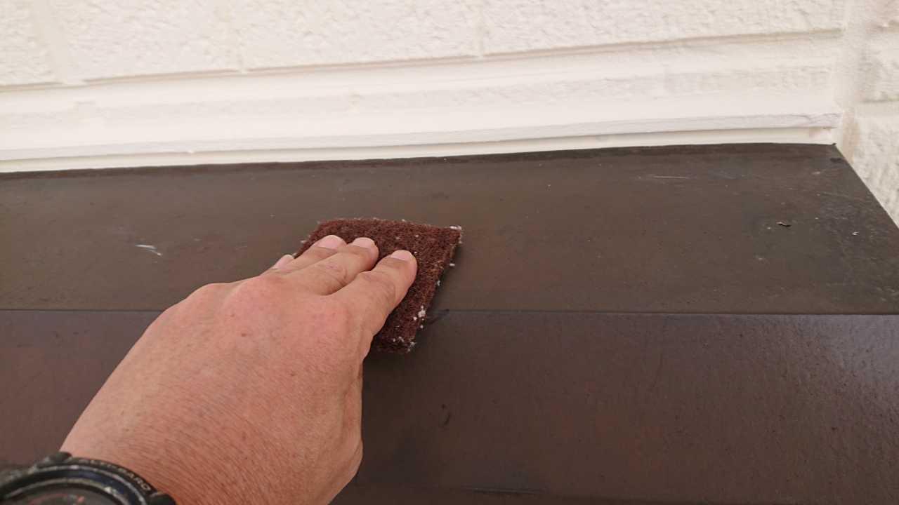 【シャッターボックス塗装】ケレン作業