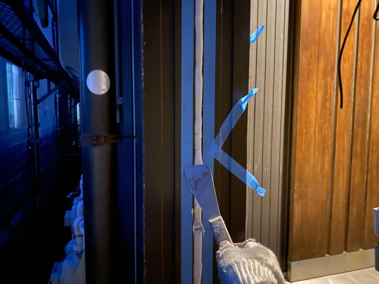 【シーリング工事】ヘラ押さえ