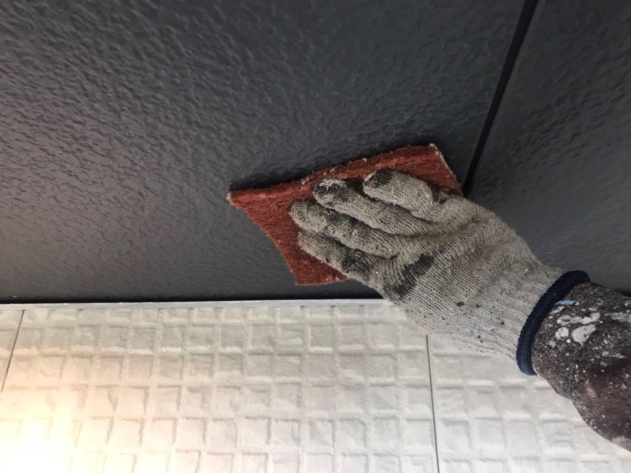 【軒天塗装】ケレン作業