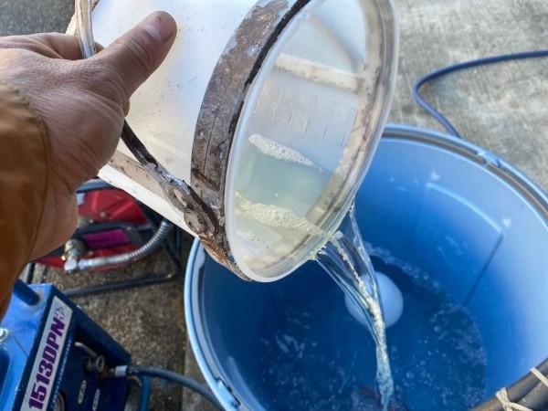 【バイオ洗剤準備】原液混入